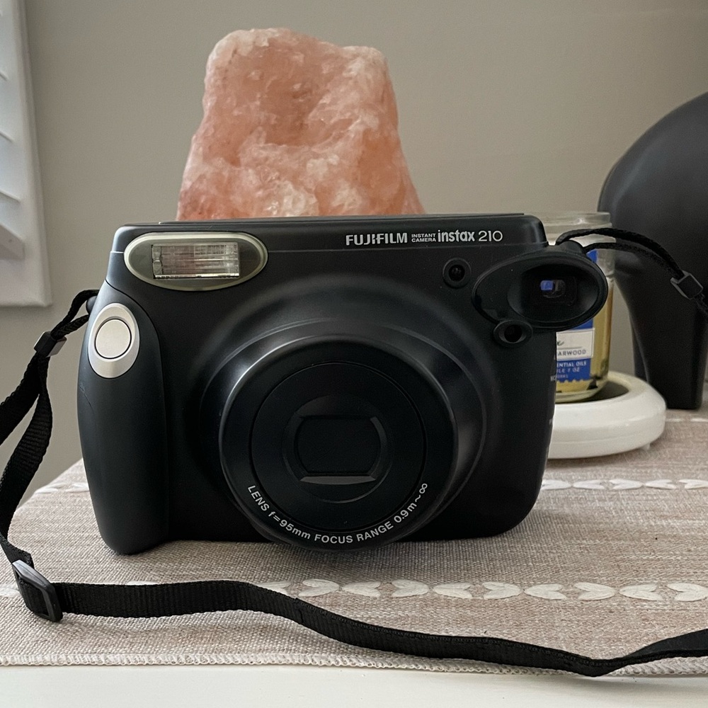 Fujifilm Instax 210